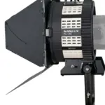 Evoke 1200B Bicolor con Flight Case e Lente Fresnel