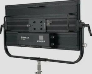 TK200 Pannello Led Soft Daylight 240W con Barndoor